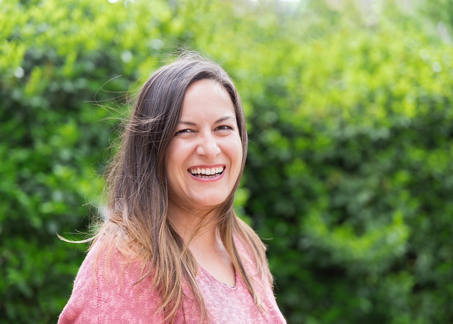 Oral surgeon providing expert wisdom tooth removal services