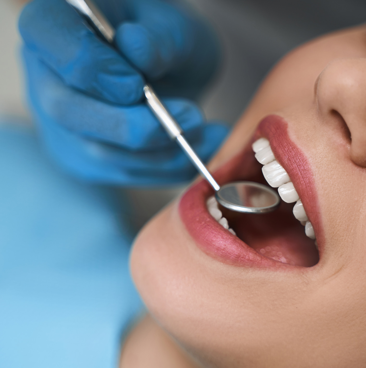 Risks of not removing wisdom teeth including infections, cysts, and damage to other teeth